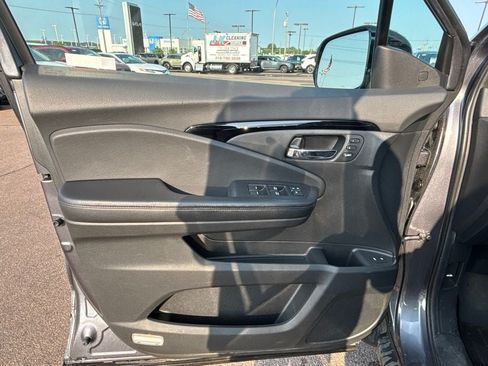 Used 2019 Honda Pilot Elite image 12