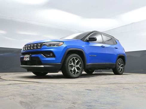 Used 2025 Jeep Compass Limited image 49