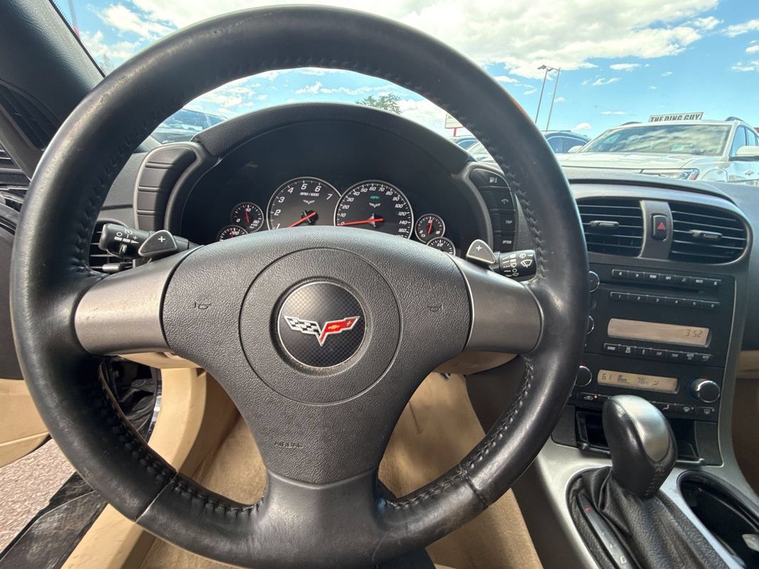 Used 2006 Chevrolet Corvette Coupe w/ Preferred Equipment Group RWD image 11
