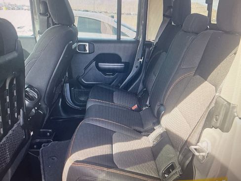 Used 2021 Jeep Gladiator Mojave image 12