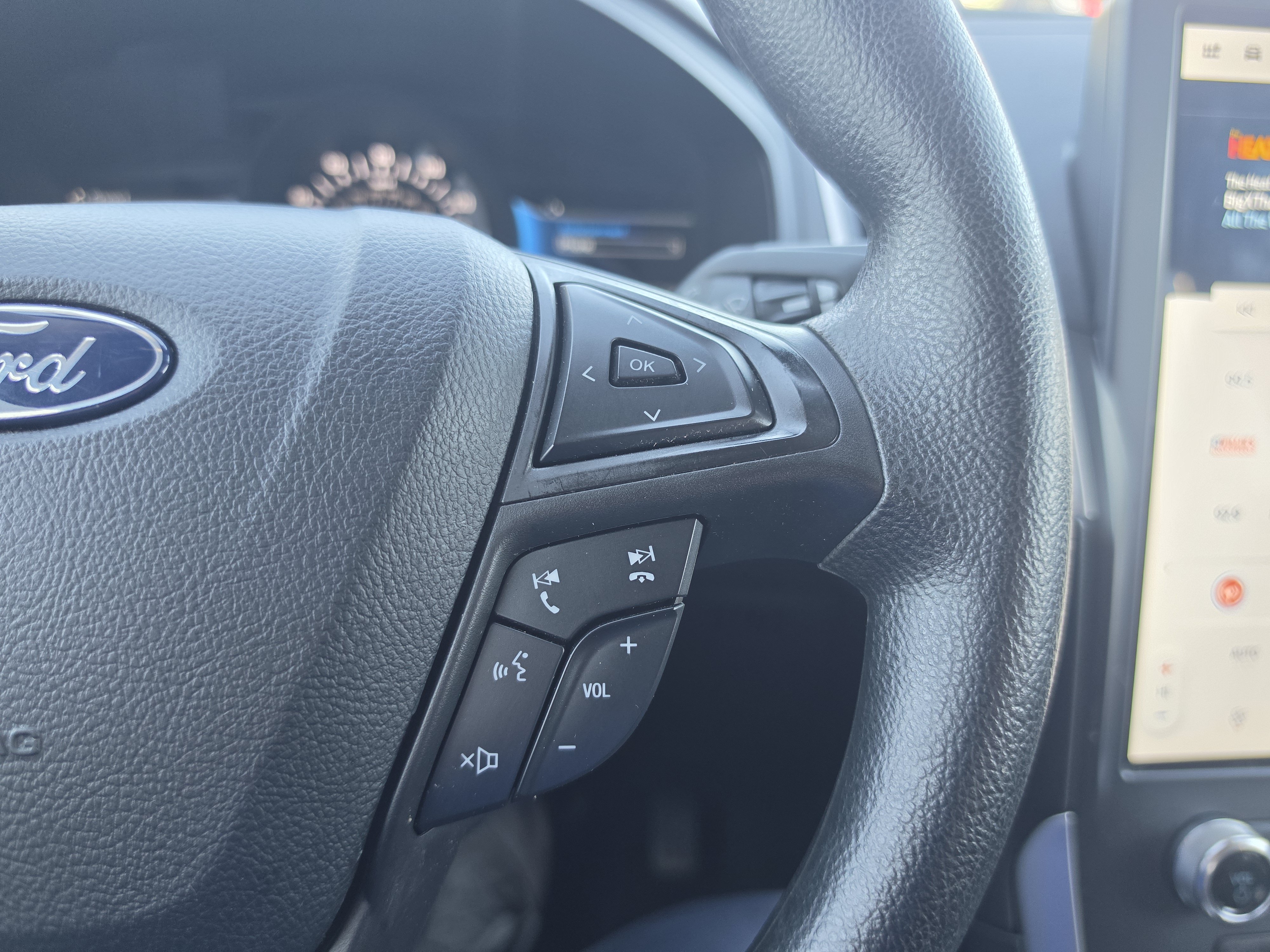 Used 2024 Ford Edge SE w/ Black Appearance Package AWD/4WD image 20