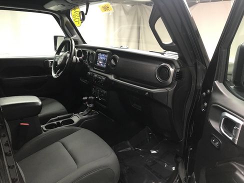 Used 2022 Jeep Wrangler Unlimited Sport image 21