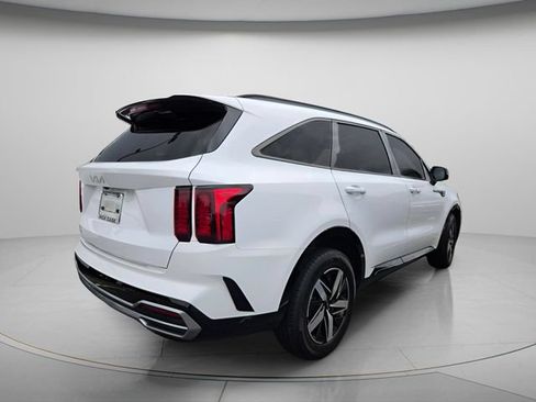Used 2023 Kia Sorento S w/ Panoramic Sunroof Package FWD image 5
