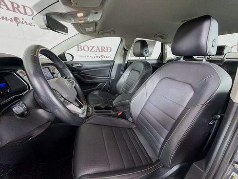 Used 2022 Volkswagen Jetta SE FWD image 24