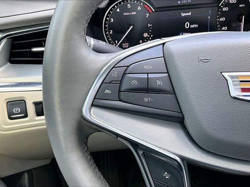 Used 2020 Cadillac XT5 Premium Luxury FWD image 22