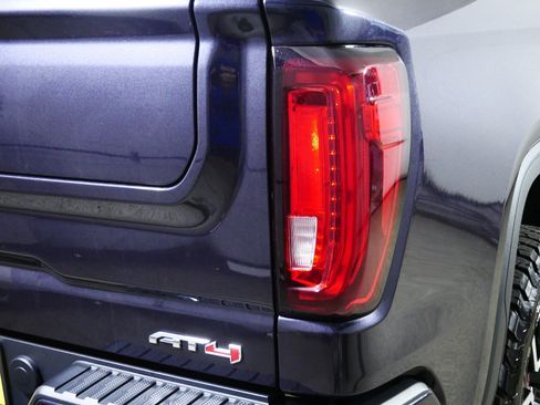 Certified 2022 GMC Sierra 1500 AT4 w/ AT4 Premium Package AWD/4WD image 17