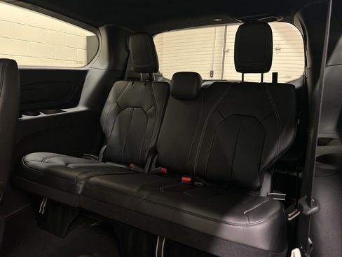 New 2026 Chrysler Pacifica Select FWD image 9