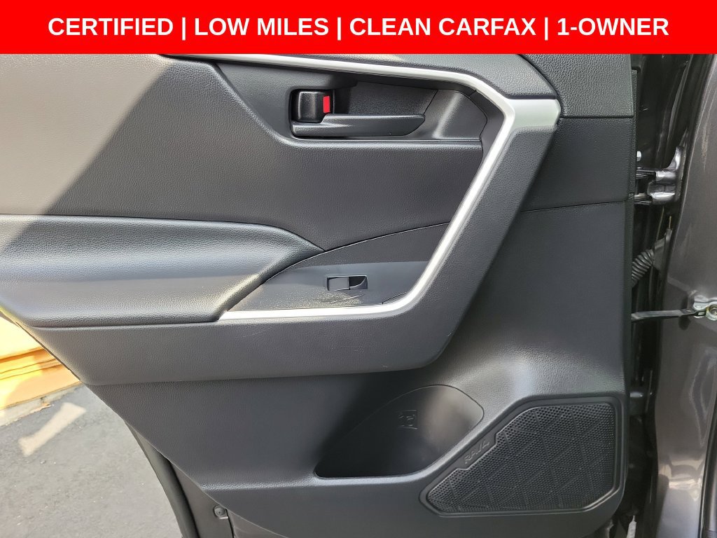 Used 2022 Toyota RAV4 LE AWD/4WD image 17