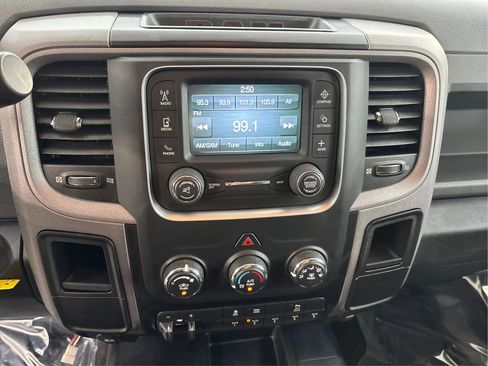 Used 2016 RAM 3500 Tradesman w/ Chrome Appearance Group AWD/4WD image 19