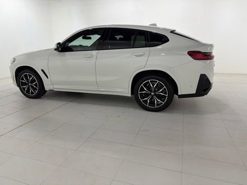 Certified 2024 BMW X4 xDrive30i w/ Premium Package AWD/4WD image 2