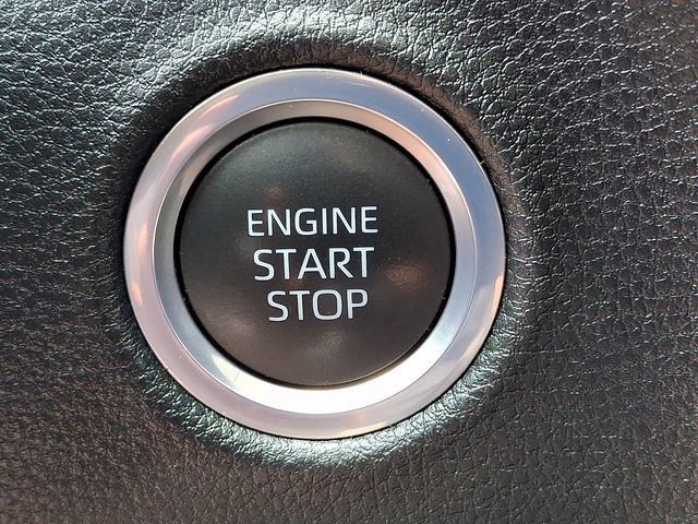 Used 2022 Toyota Tundra SR5 w/ SR5 Convenience Package AWD/4WD image 26