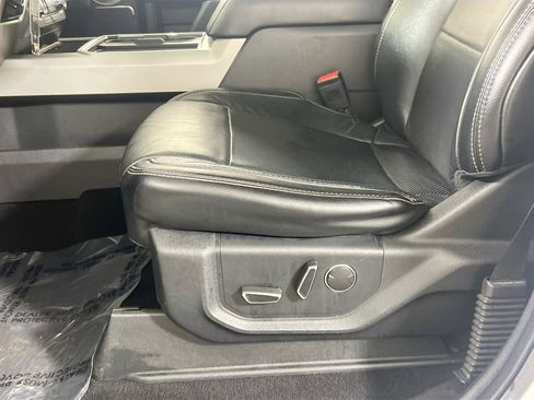 Used 2019 Ford F250 Lariat w/ Lariat Value Package image 19