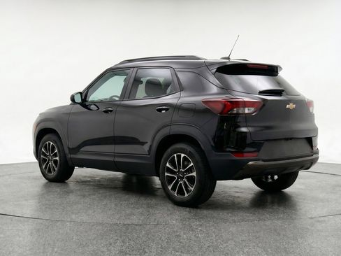 Used 2025 Chevrolet TrailBlazer LT FWD image 6