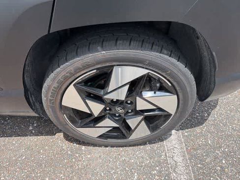 Used 2024 Hyundai Kona Limited FWD image 30