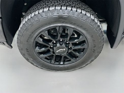 Used 2025 Chevrolet Silverado 2500 LT w/ Trail Boss Package image 32