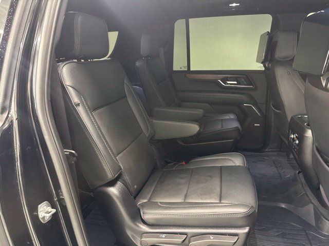 Used 2025 GMC Yukon XL Denali w/ Denali Reserve Package AWD/4WD image 36