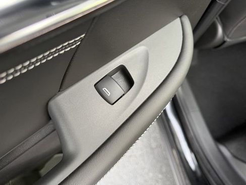 Used 2023 Buick Envision Avenir image 25