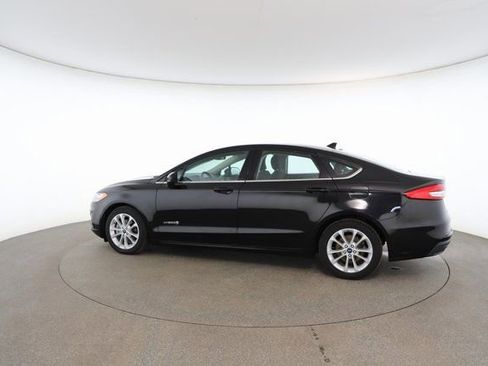 Used 2019 Ford Fusion SE image 8