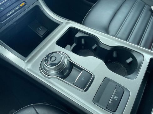 Used 2024 Ford Edge SEL image 44