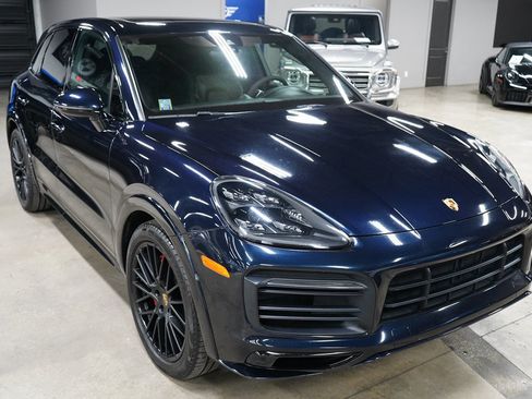 Used 2023 Porsche Cayenne GTS w/ Premium Package Plus AWD/4WD image 7