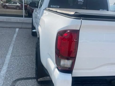 Used 2023 Toyota Tacoma SR AWD/4WD image 13