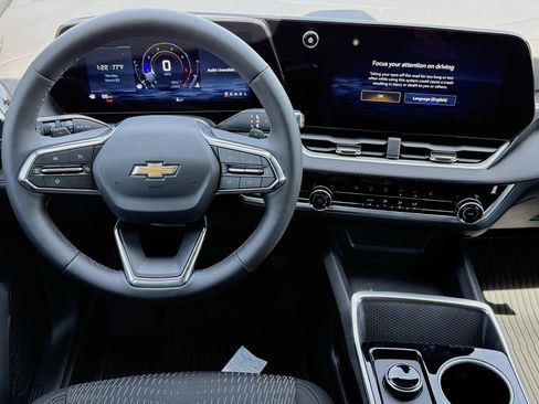 New 2026 Chevrolet Equinox LT FWD image 11