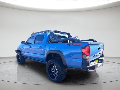 Used 2019 Toyota Tacoma TRD Off-Road w/ Technology Package AWD/4WD image 6