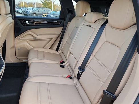 Used 2020 Porsche Cayenne Base image 14