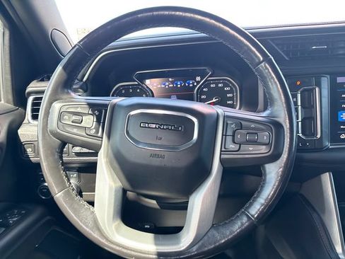 Used 2021 GMC Yukon XL Denali w/ Advanced Technology Package AWD/4WD image 14