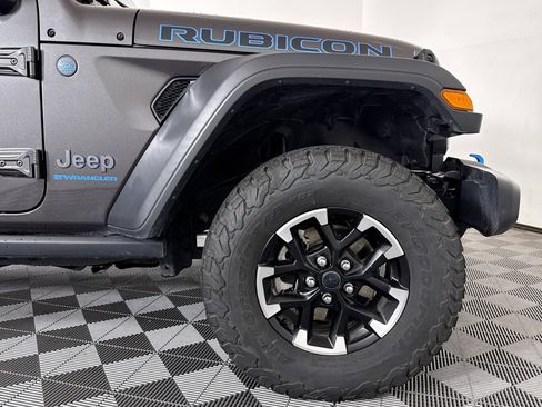 Used 2024 Jeep Wrangler Unlimited Rubicon 4xe AWD/4WD image 19