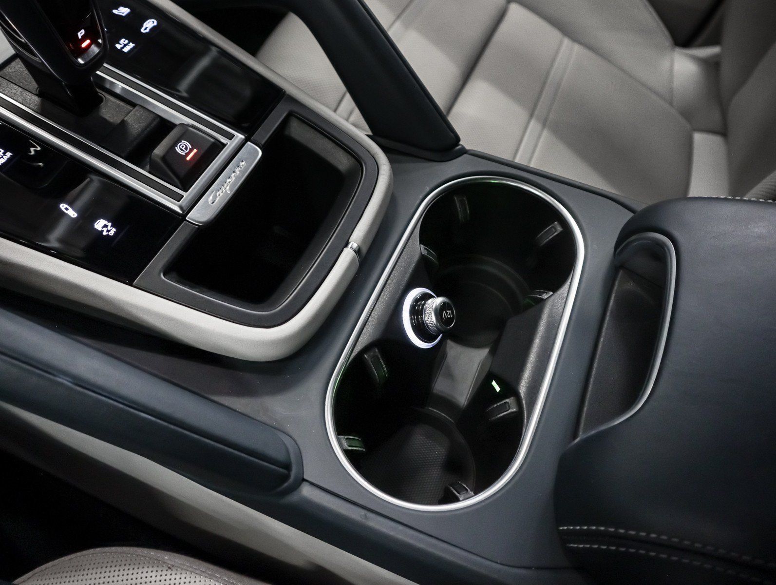 Certified 2023 Porsche Cayenne AWD/4WD image 17