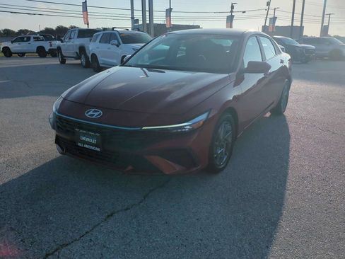 Used 2024 Hyundai Elantra SEL FWD image 4