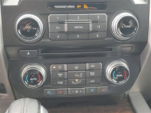 Used 2015 Ford F150 Platinum w/ Trailer Tow Package image 19