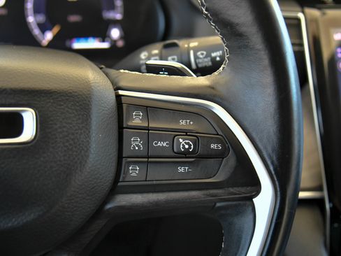 Used 2022 Jeep Grand Cherokee L Limited image 33