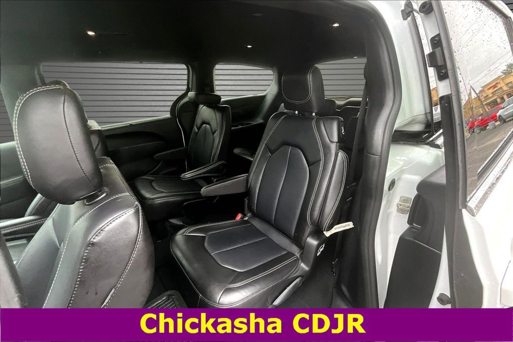 Used 2025 Chrysler Pacifica Select FWD image 21