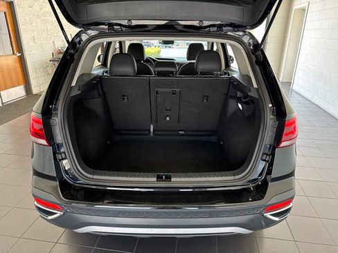 Used 2024 Volkswagen Taos SE FWD image 9