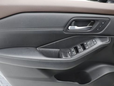 Used 2023 Nissan Rogue SL w/ SL Premium Package image 14