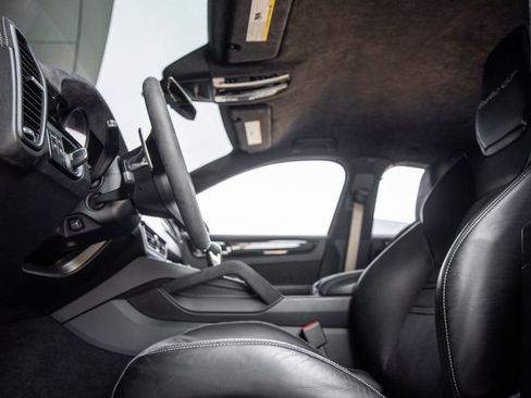 Certified 2022 Porsche Cayenne Turbo GT AWD/4WD image 27
