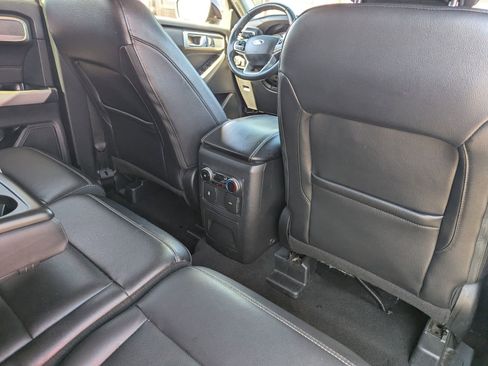 Certified 2024 Ford Explorer Limited image 14