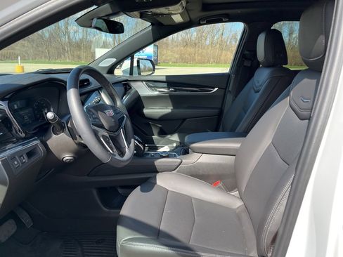 Used 2023 Cadillac XT5 Premium Luxury image 9