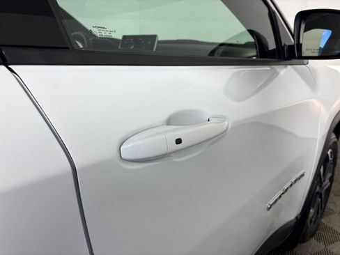 Certified 2024 Jeep Compass Limited image 8