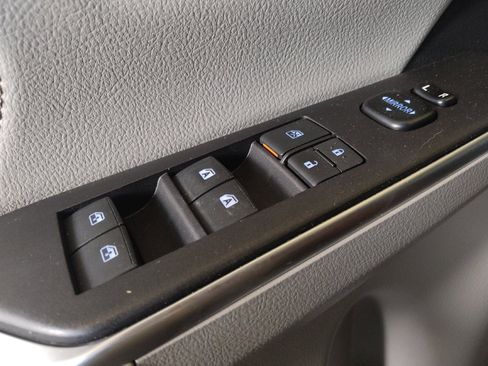 Used 2016 Toyota Camry XLE FWD image 27