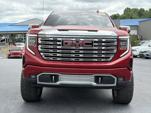 Used 2022 GMC Sierra 1500 Denali w/ Denali Reserve Package AWD/4WD image 2