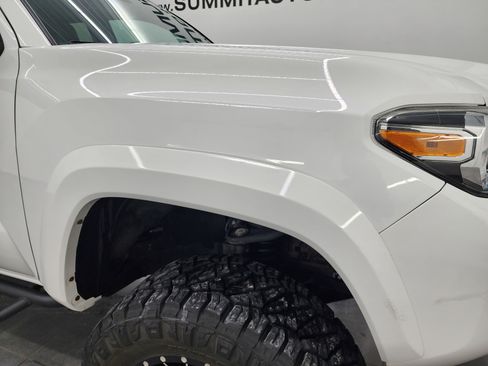 Used 2019 Toyota Tacoma Limited image 23