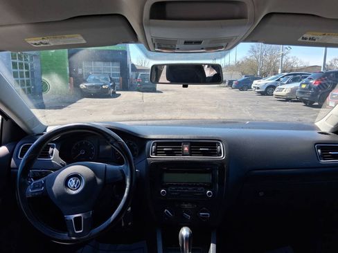 Used 2011 Volkswagen Jetta SE FWD image 15