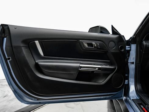 Used 2022 Ford Mustang Shelby GT500 w/ Technology Package image 55