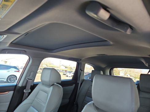 Used 2022 Honda CR-V Touring image 12