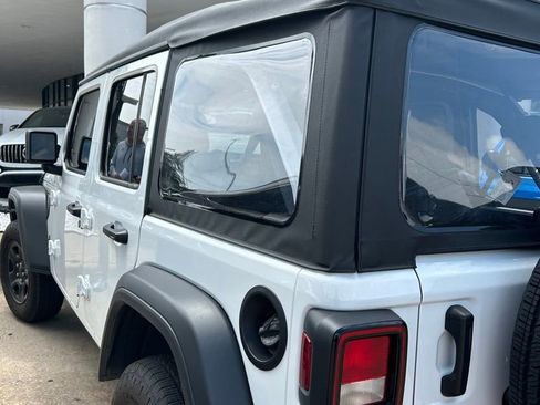 Used 2025 Jeep Wrangler Unlimited Sport AWD/4WD image 18