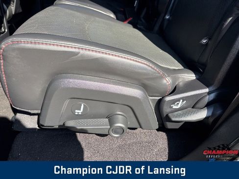 Used 2018 Dodge Journey GT w/ Driver Convenience Group FWD image 17