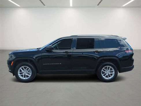 Used 2023 Jeep Grand Cherokee L Laredo AWD/4WD image 3